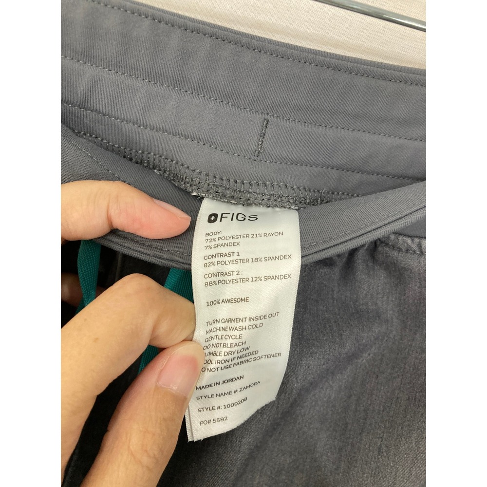 Figs Womens Scrub Set XL Grey Technical Collection Joggers and Quarter Zip Top - Picture 6 of 9